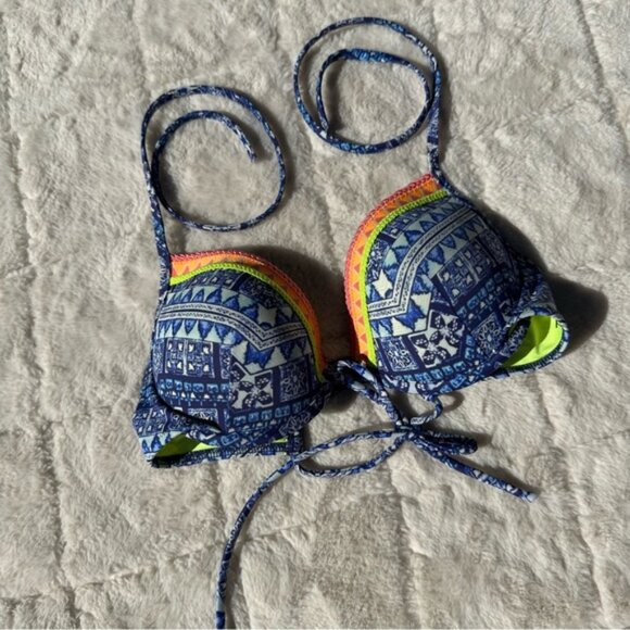 Victoria's Secret | Blue Tribal Embroidered The Fabulous Bikini Top | Size 34B - Picture 3 of 10
